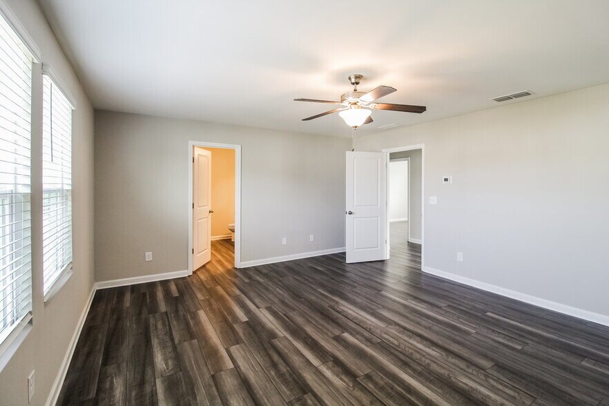 Building Photo - 3944 Kendrick Cir
