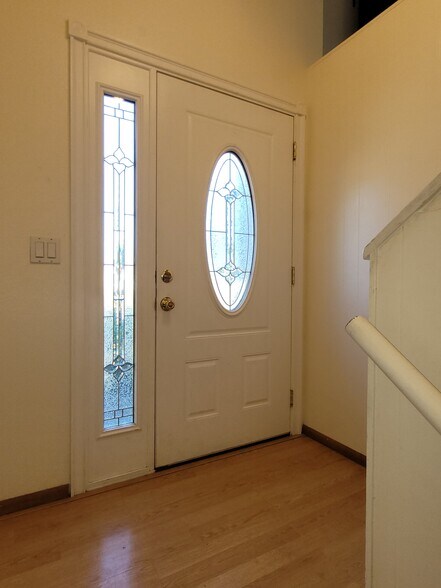 main entry - 5095 SW 163rd Ave