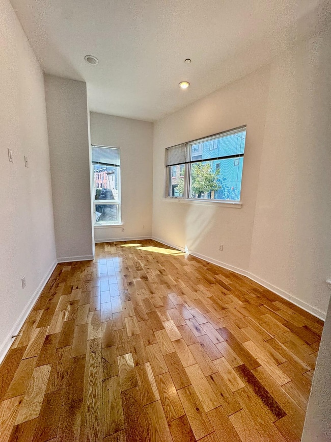 Building Photo - 2722 Master St