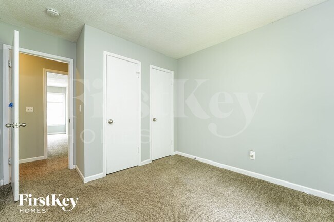 Building Photo - 5565 Westberry Ln