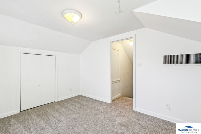 Building Photo - 3 bedroom 1 bath home