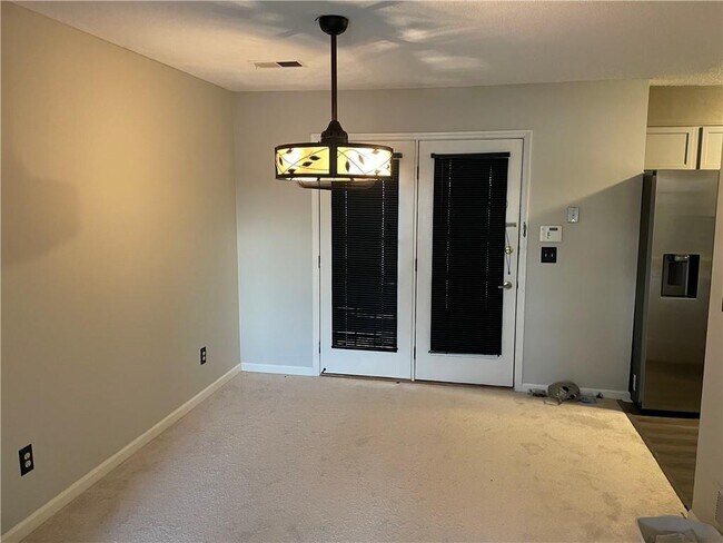 Building Photo - 241 High Creek Dr