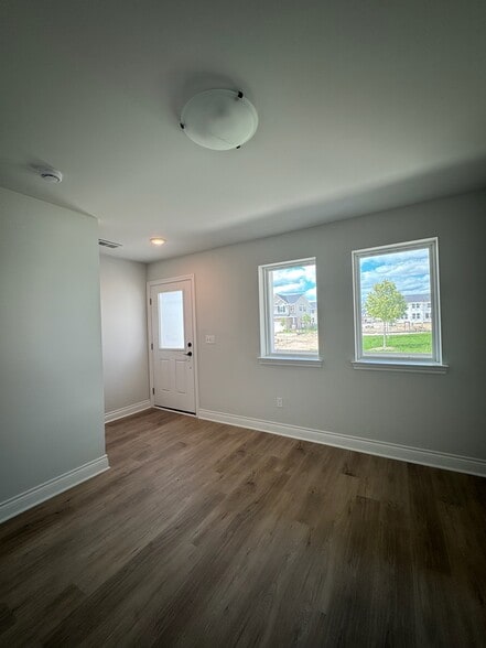 Building Photo - 813 Canterbury Ln