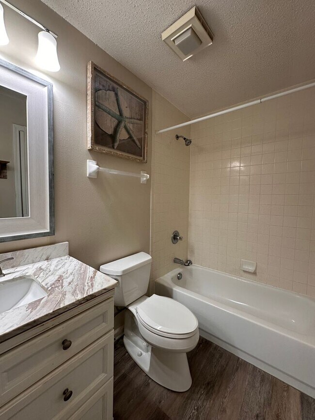 Building Photo - 50% OFF FIRST MONTHS RENT---- Condo in Miramar Beach