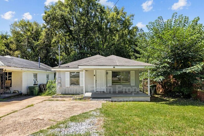 Building Photo - 1134 Oak St