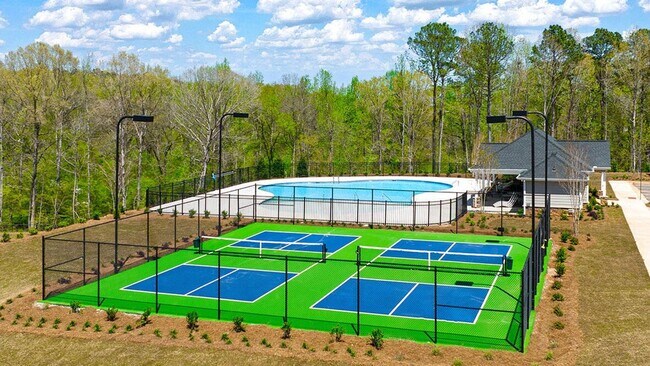 Building Photo - LIKE NEW HOME-NEIGHBORHOOD POOL, PICKLEBALL, CABANA,WALKING TRAILS
