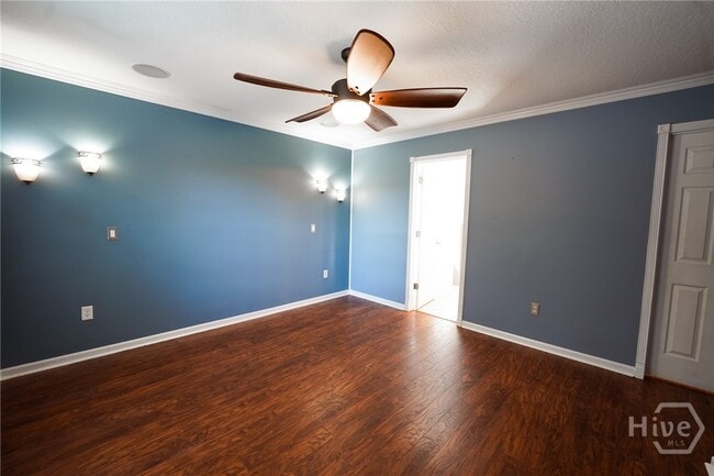 Building Photo - 170 Willow Oak Dr