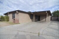 Building Photo - Spacious 4 Bedroom 2 Bath Home! Great South Tucson Location!