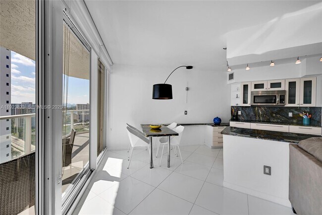 Building Photo - 16445 Collins Ave