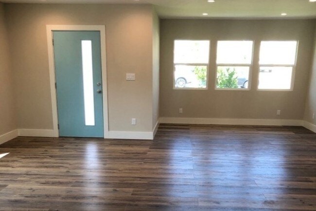 Building Photo - 8034 Airlane Ave