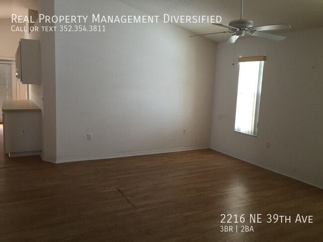 Building Photo - 2216 NE 39th Ave