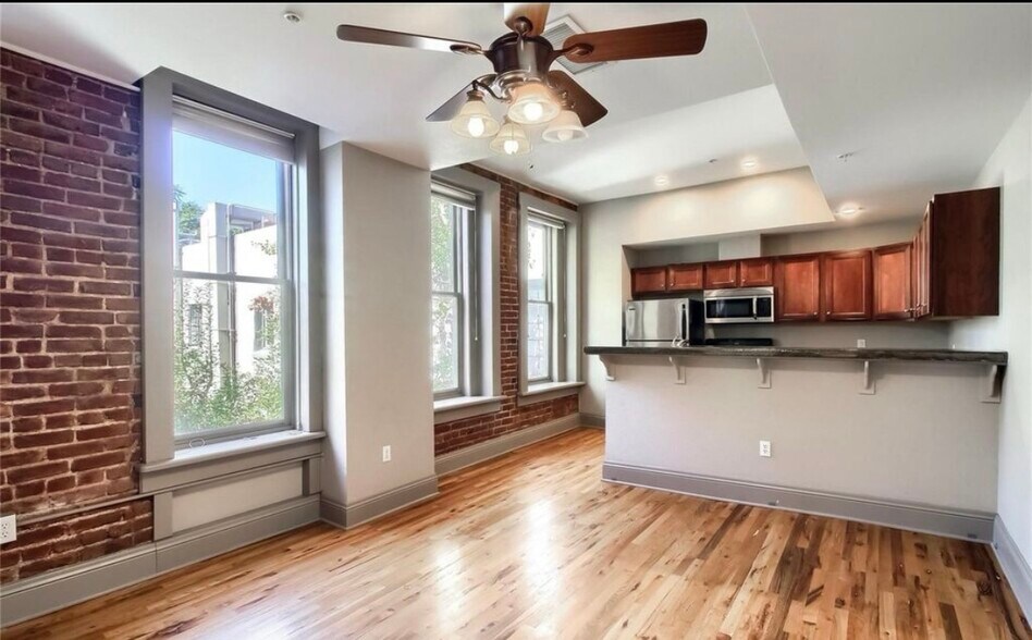 Building Photo - 3211 Zuni St