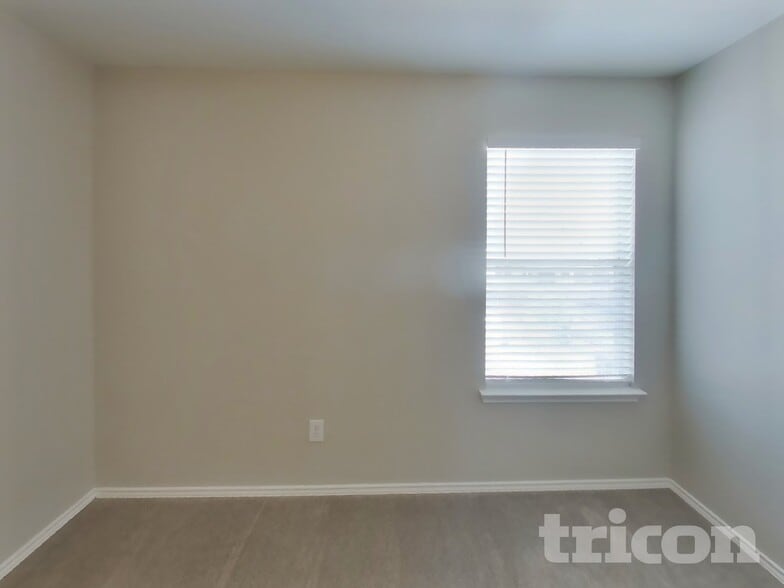 Building Photo - 11059 Barclay Point