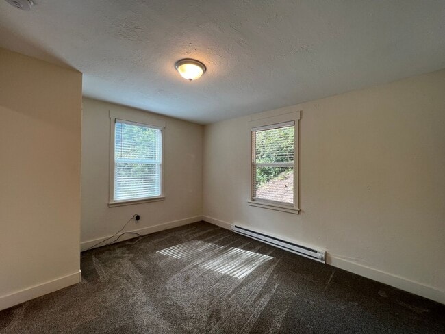 Building Photo - 096-02