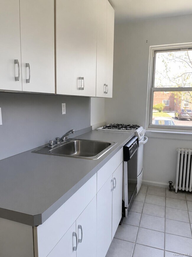 Building Photo - 260-51 73rd Ave