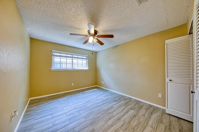 Building Photo - 22411 Elsinore Dr