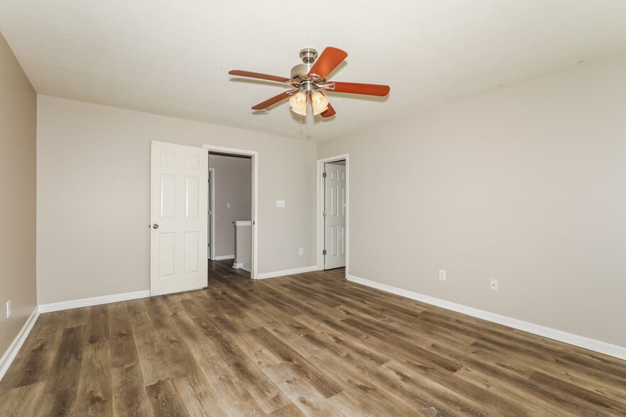 Building Photo - 2409 Woodfield Blvd