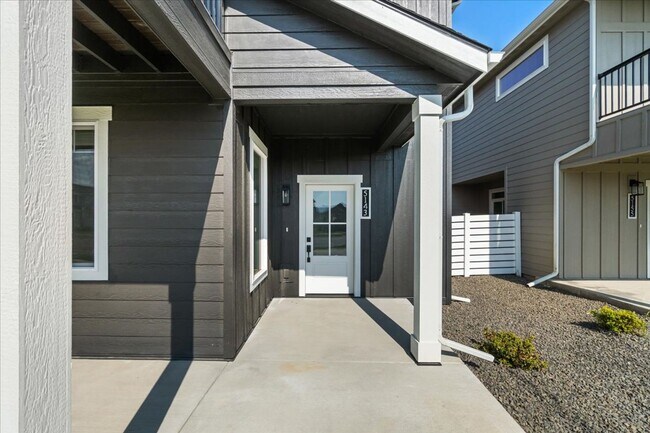 Building Photo - Perfectly designed 5-bedroom, 3-bath single family home