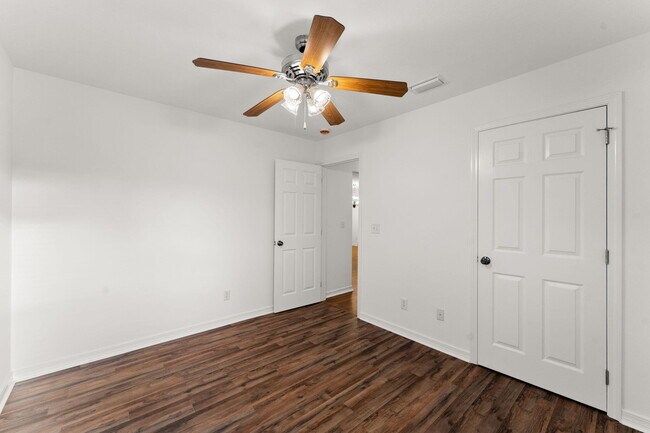 Building Photo - 71 Eventide Ln