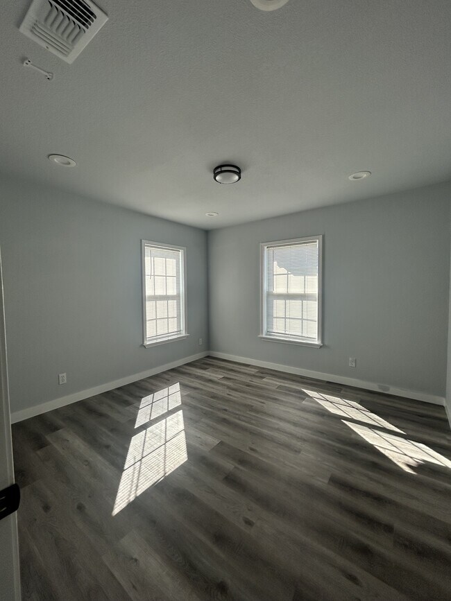 Building Photo - 1208 Alexander St