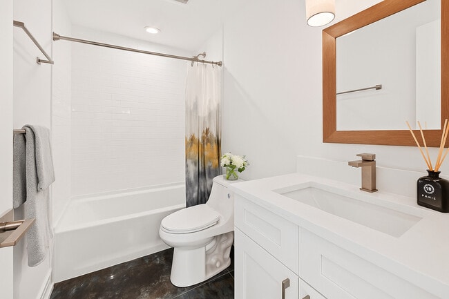 Building Photo - 3605 N Bell Ave