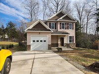 Building Photo - Beautiful Home in Williamsburg