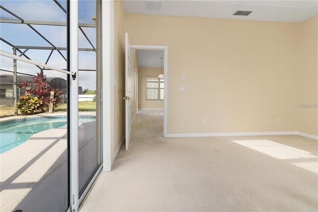 Building Photo - 626 Corvina Dr