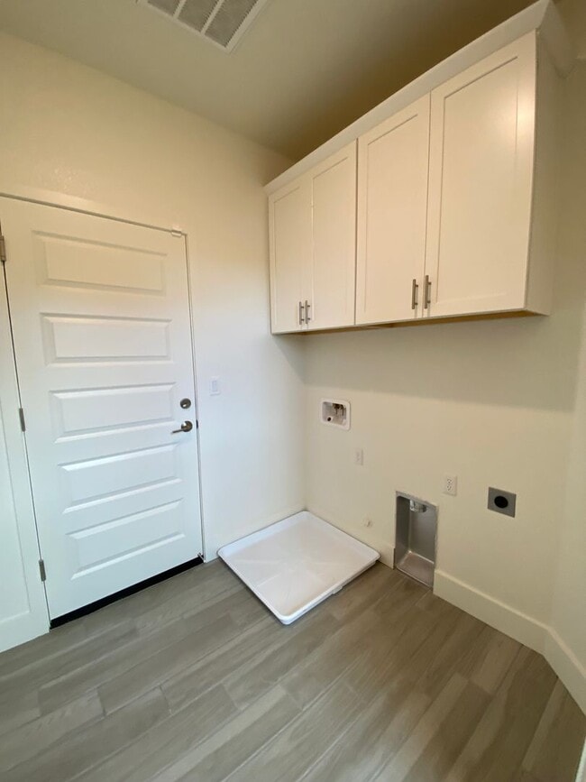 Building Photo - Newer home in Rancho Cordova near Labyrint...