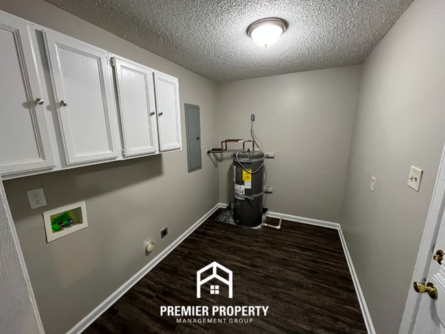 Building Photo - 5017 Penwood Cove