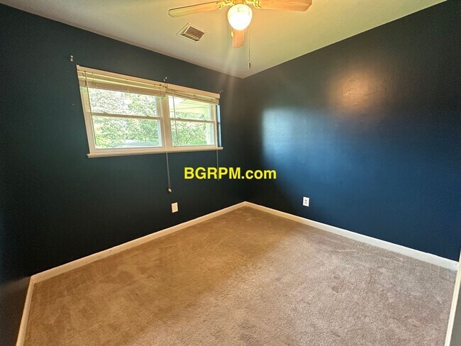 Building Photo - 3 Bd, 1.5 Ba, Home in Jacksonville