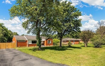 Building Photo - 2118 Crystal Dr