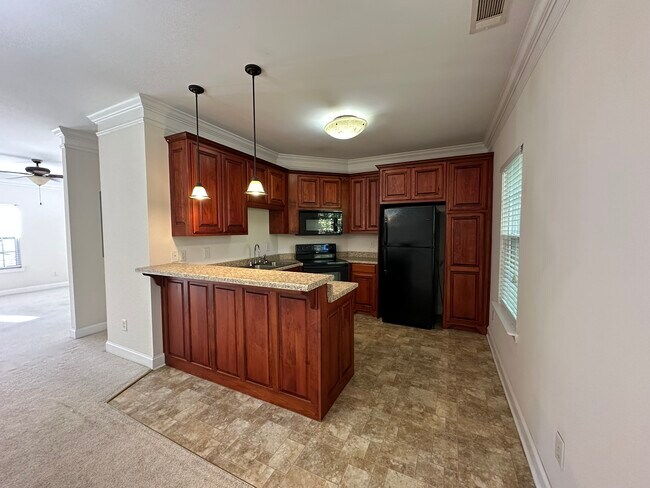 TH2 KITCHEN - 122 Crown Point Dr
