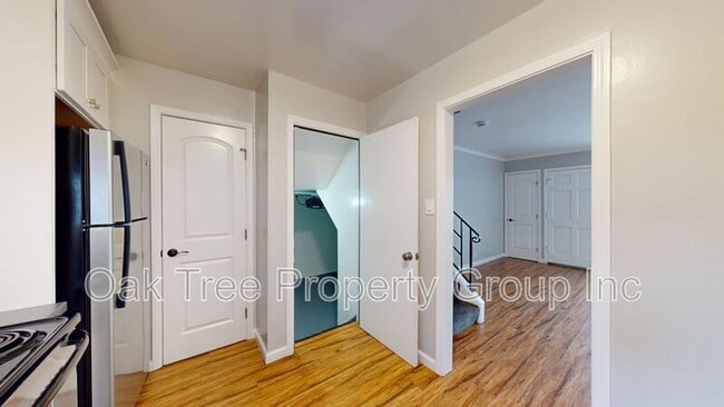 Building Photo - 2377 Downer Ave