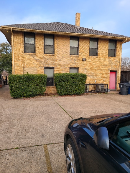 Building Photo - 832 Blaylock Dr