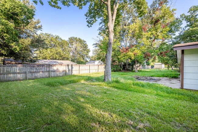 Building Photo - Adorable 3 bedroom ready to rent!