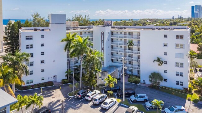 Building Photo - 3199 S Ocean Dr