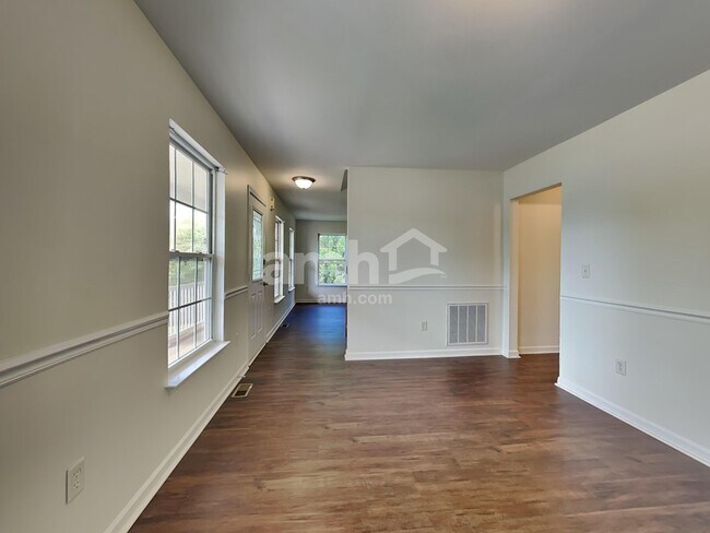 Building Photo - 5 Natalie Ct