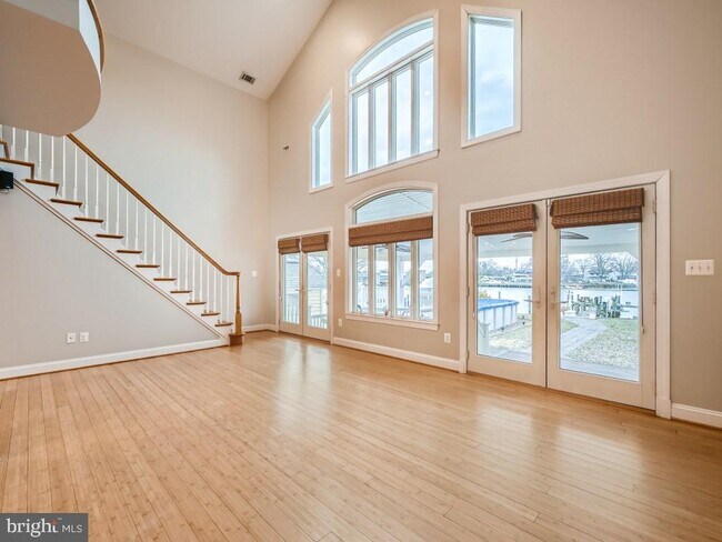 Building Photo - 107 Bayside Dr