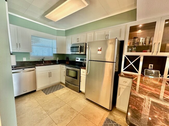 Building Photo - 330 Bluefish Dr