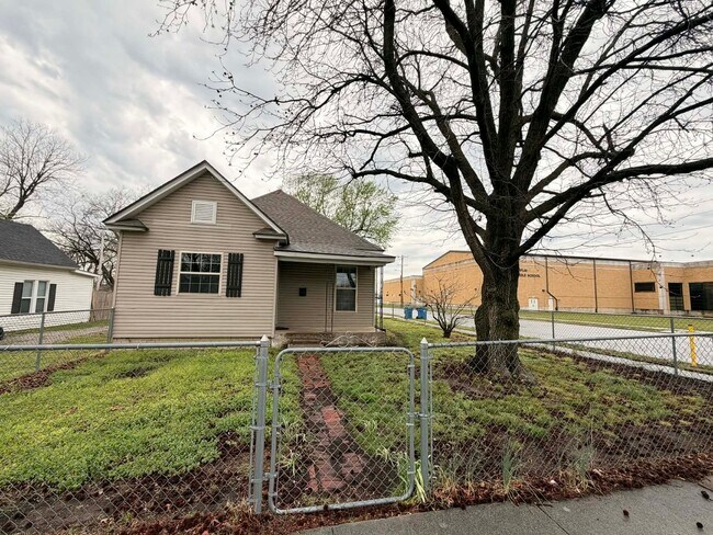 Building Photo - 202 South St