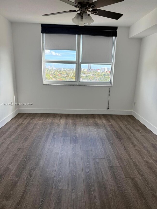 Building Photo - 2665 SW 37th Ave