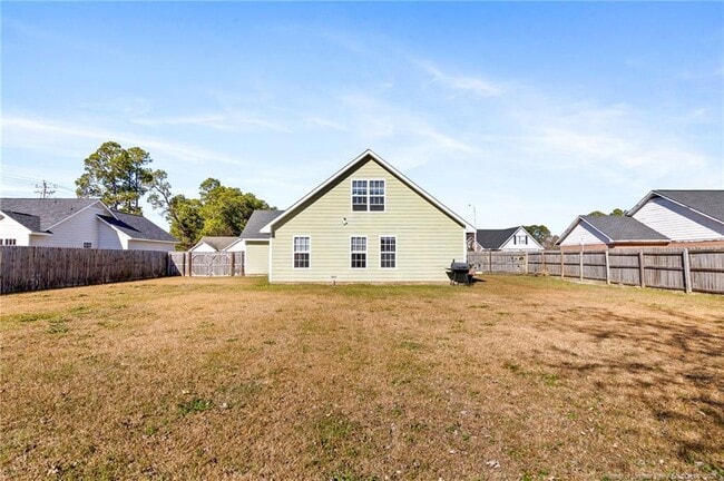 Building Photo - 106 Hawthorn Dr