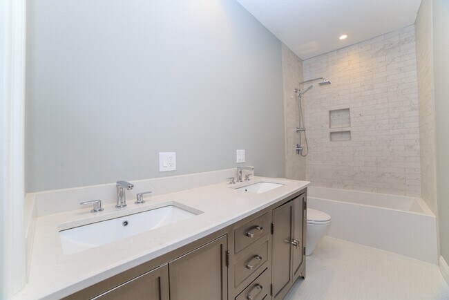 Building Photo - 189 I St