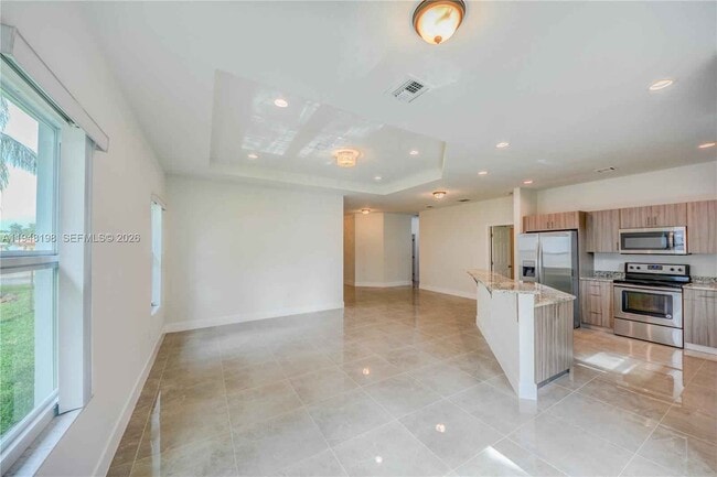 Building Photo - 709 SW 3rd St