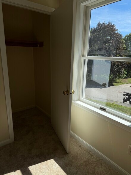 Building Photo - 5A Caryn Dr