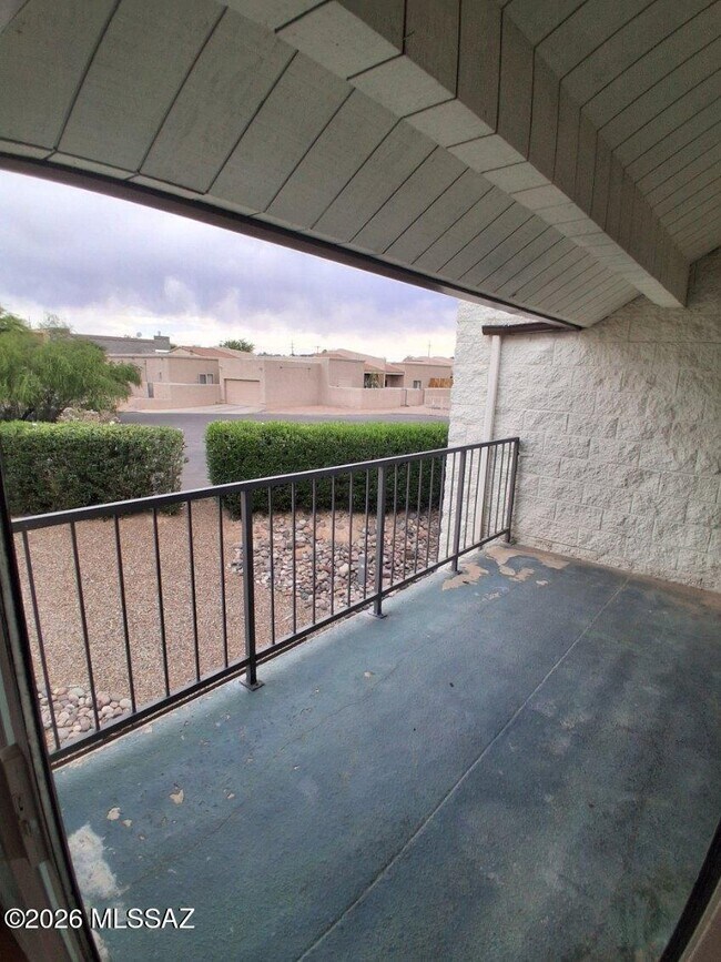 Building Photo - 7777 E Golf Links Rd