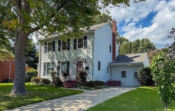 Building Photo - 3 Bedroom in Hampton Available Now!!