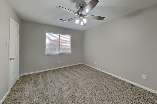 Building Photo - 14515 Enola Dr