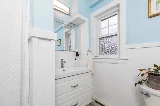 Building Photo - 2 Walker Ln