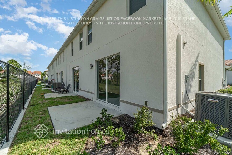 Building Photo - 7161 Greenwood Park Cir